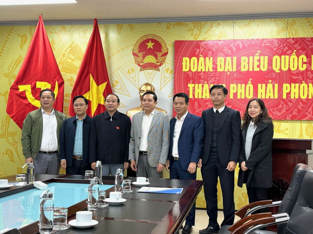EVNNPC phối hợp tặng 1000 suất quà cho các hoàn cảnh khó khăn tại Hải Phòng