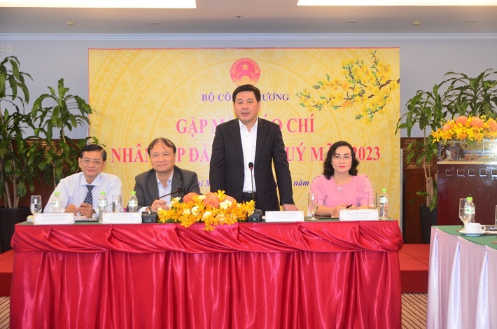 bo truong nguyen hong dien