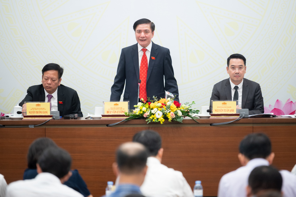 Ủy viên Trung ương Đảng, Tổng Thư ký Quốc hội, Chủ nhiệm Văn phòng Quốc hội Bùi Văn Cường chủ trì họp báo