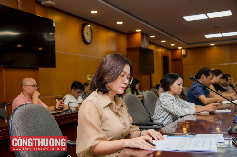 Cuộc thi “Sáng tạo logo và slogan về Nền tảng hàng đầu cung cấp Cwin com và M.Cwin800.com thể thao, casino live, bắn cá và slot nổ hũ bền vững”