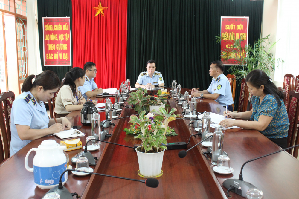 Hội đồng xử lý tang vật vi phạm hành chính bị tịch thu do Cục Quản lý thị trường tỉnh Bắc Kạn chủ trì