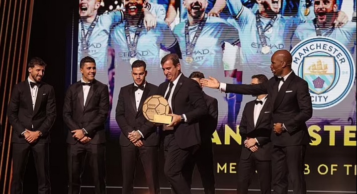 Đồng sở hữu Inter Miami, David Beckham đã trao giải thưởng cho Messi trong buổi lễ