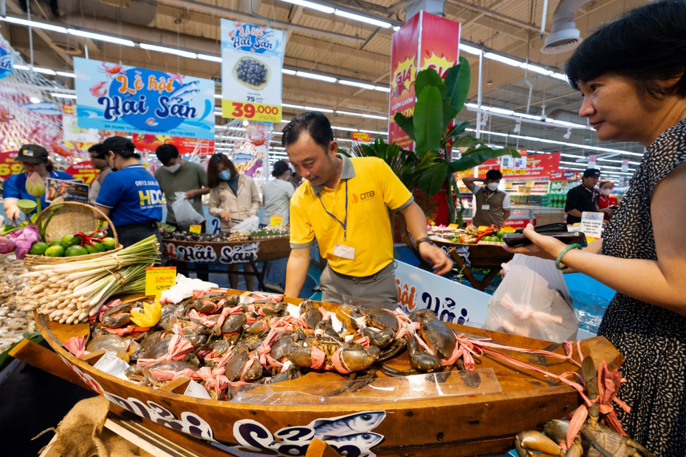 Đặc sản cua Cà Mau được giới thiệu tại Lễ hội Hải sản của Central Retail Việt Nam