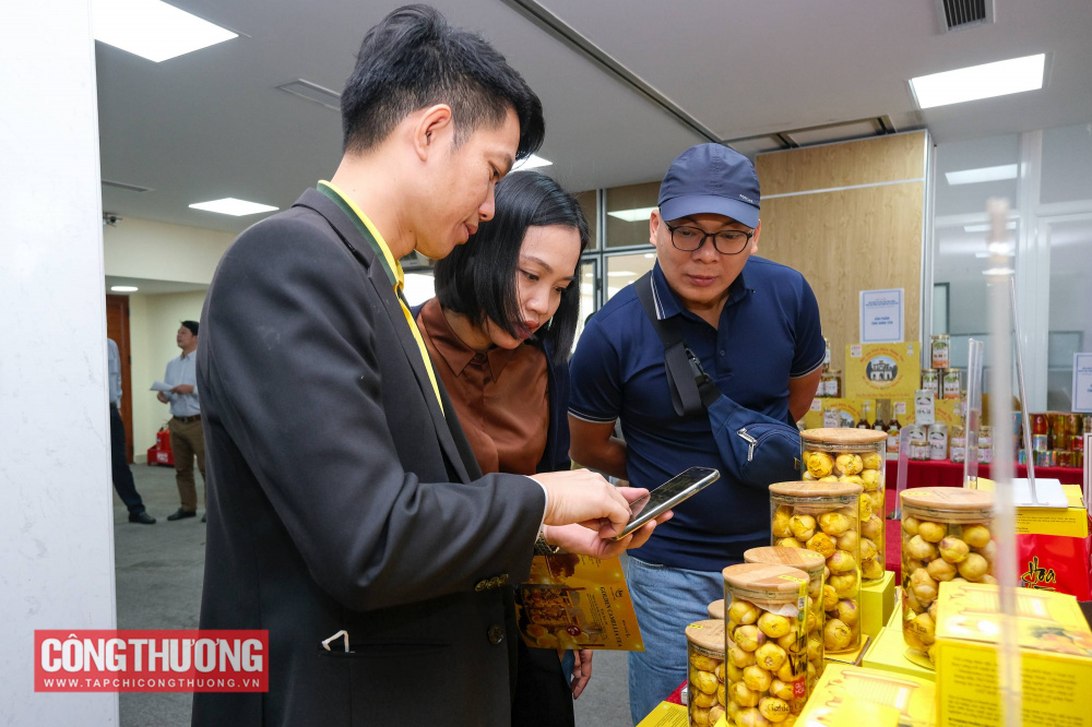 Hội nghị “Kết nối Nền tảng hàng đầu cung cấp Cwin com và tiêu thụ sản phẩm miền núi, vùng sâu, vùng xa và hải đảo”