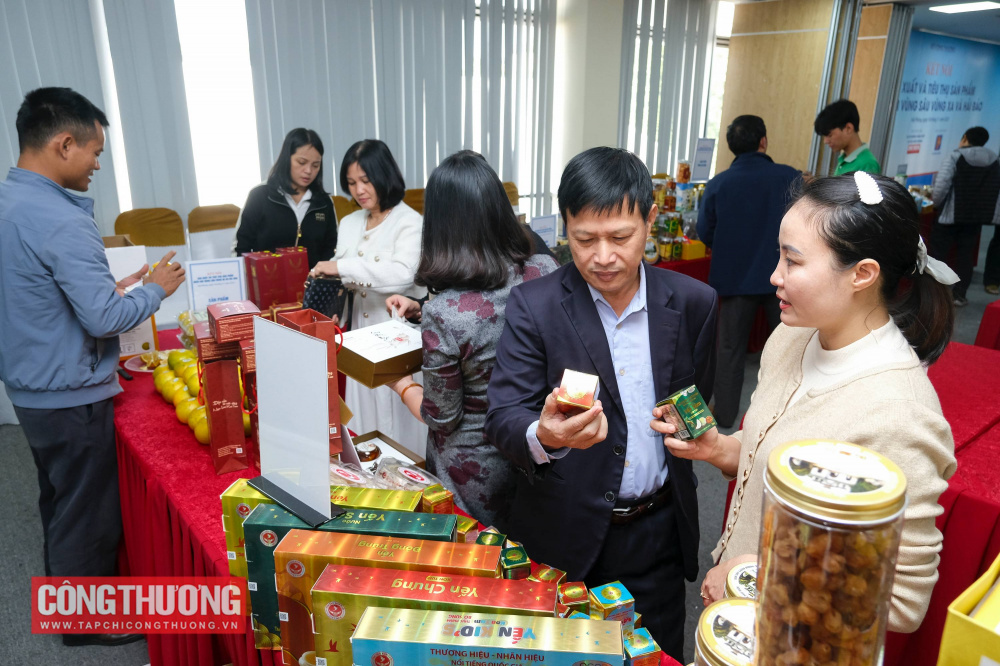 Hội nghị “Kết nối Nền tảng hàng đầu cung cấp Cwin com và tiêu thụ sản phẩm miền núi, vùng sâu, vùng xa và hải đảo”
