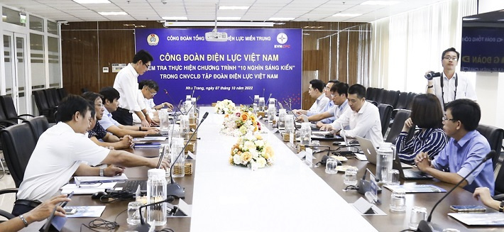 Đoàn công tác do Phó Chủ tịch Công đoàn ĐLVN Uông Quang Huy làm Trưởng đoàn thực hiện kiểm tra Chương trình “10 nghìn sáng kiến”tại Công đoàn Tổng công ty Điện lực miền Trung ngày 07/10/2022