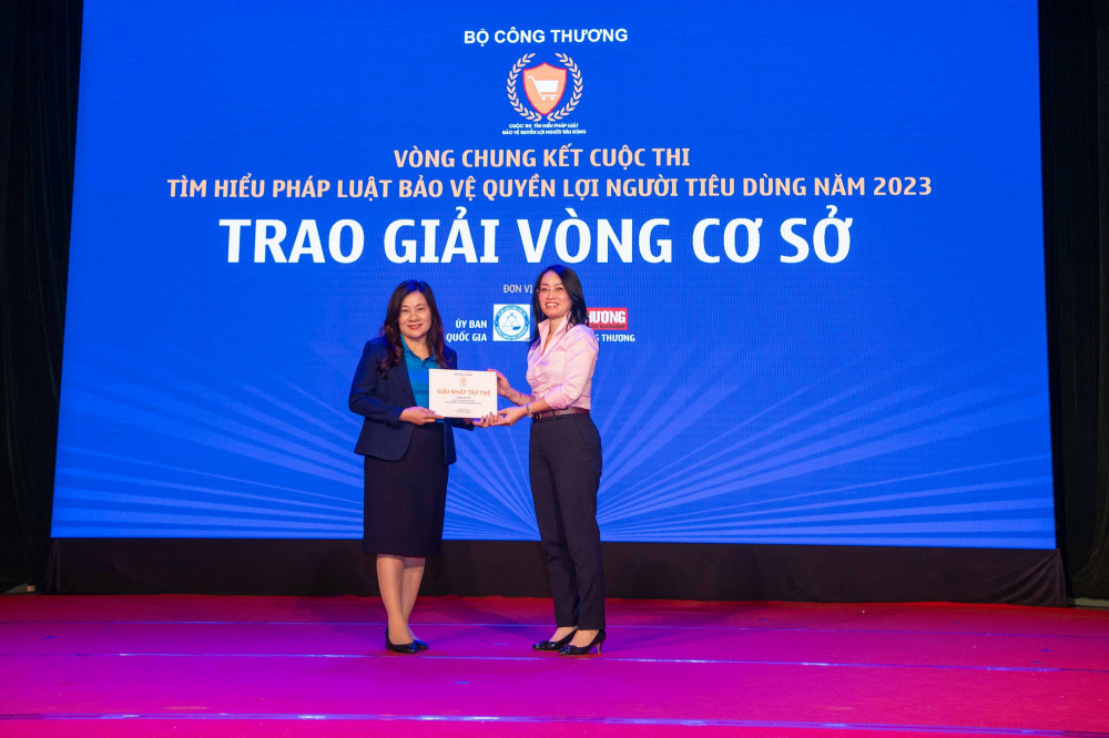 Trao giải Vòng cơ sở Cuộc thi “Tìm hiểu Cwin50 tỷ lệ cược cao bảo vệ quyền lợi người M.Cwin800.com thể thao, casino live, bắn cá và slot nổ hũ năm 2023”
