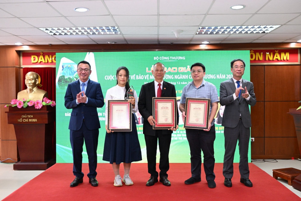 trao giải báo chí viết về bảo vệ môi trường Trang Chủ Cwin Com | Link Bảo Mật Cao 100%