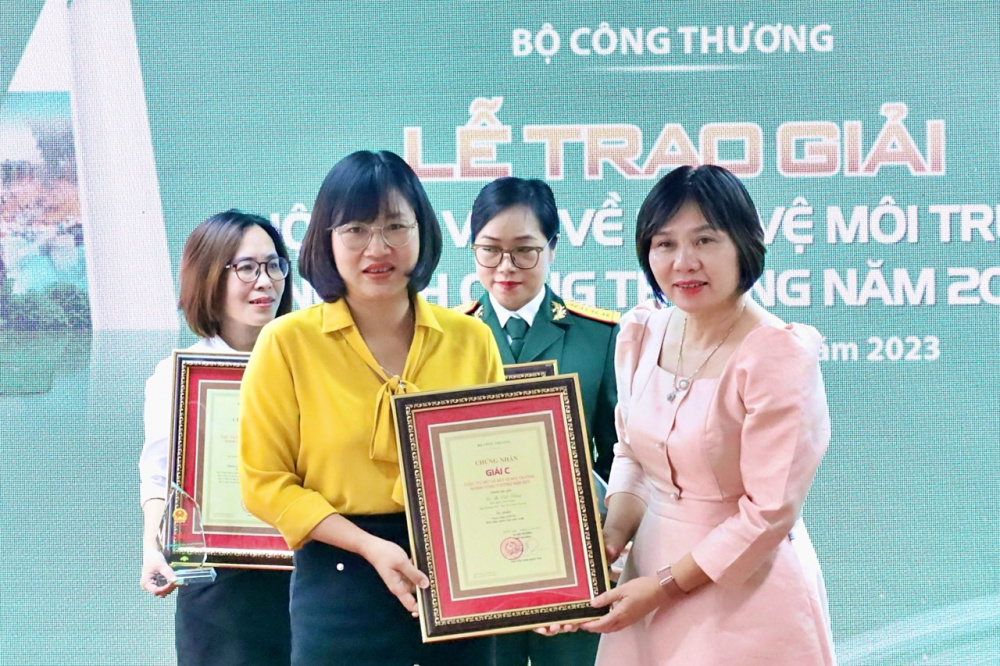 trao giải báo chí viết về bảo vệ môi trường Trang Chủ Cwin Com | Link Bảo Mật Cao 100%