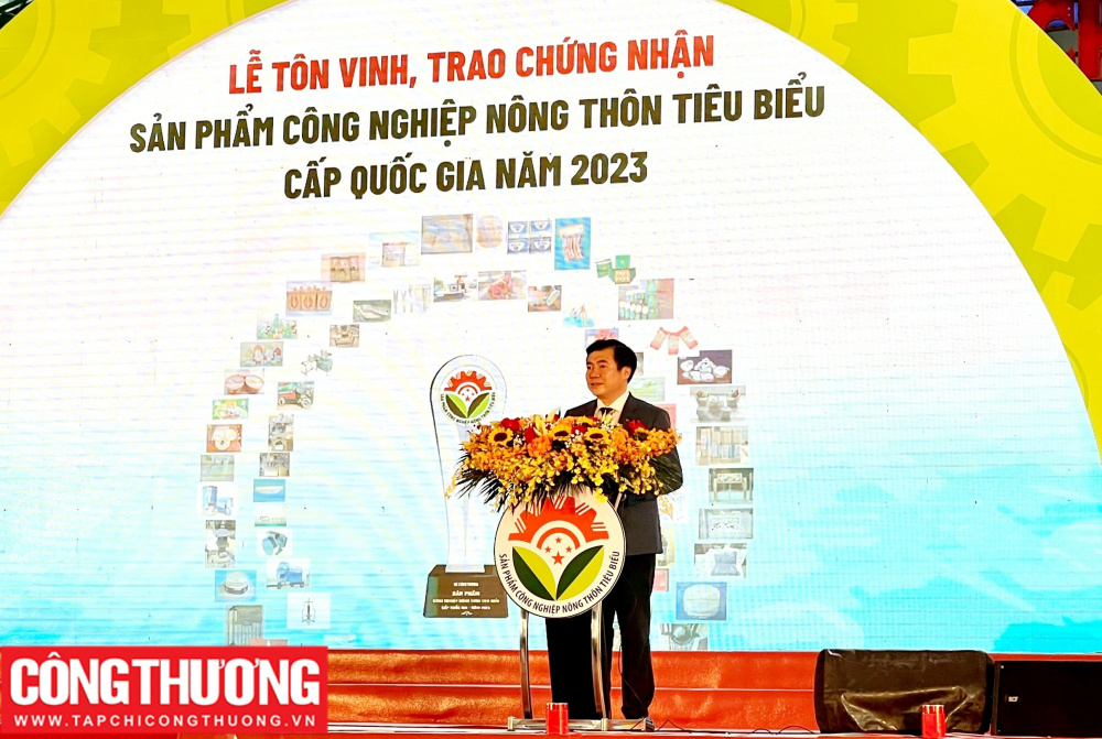 sản phẩm Cwin là sân chơi cá cược trực tuyến tại Việt Nam nông thôn tiêu biểu