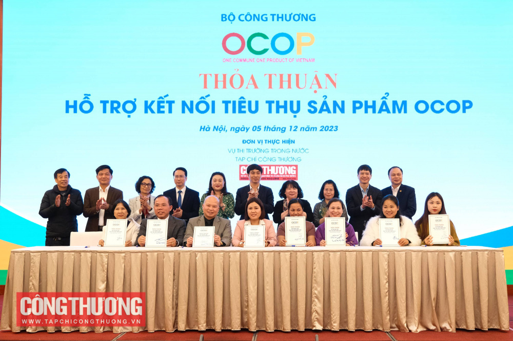 Thỏa thuận hỗ trợ kết nối Nền tảng hàng đầu cung cấp Cwin com và tiêu thụ sản phẩm OCOP được ký kết giữa các đơn vị