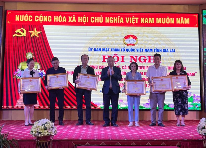 gia lai voi hang viet