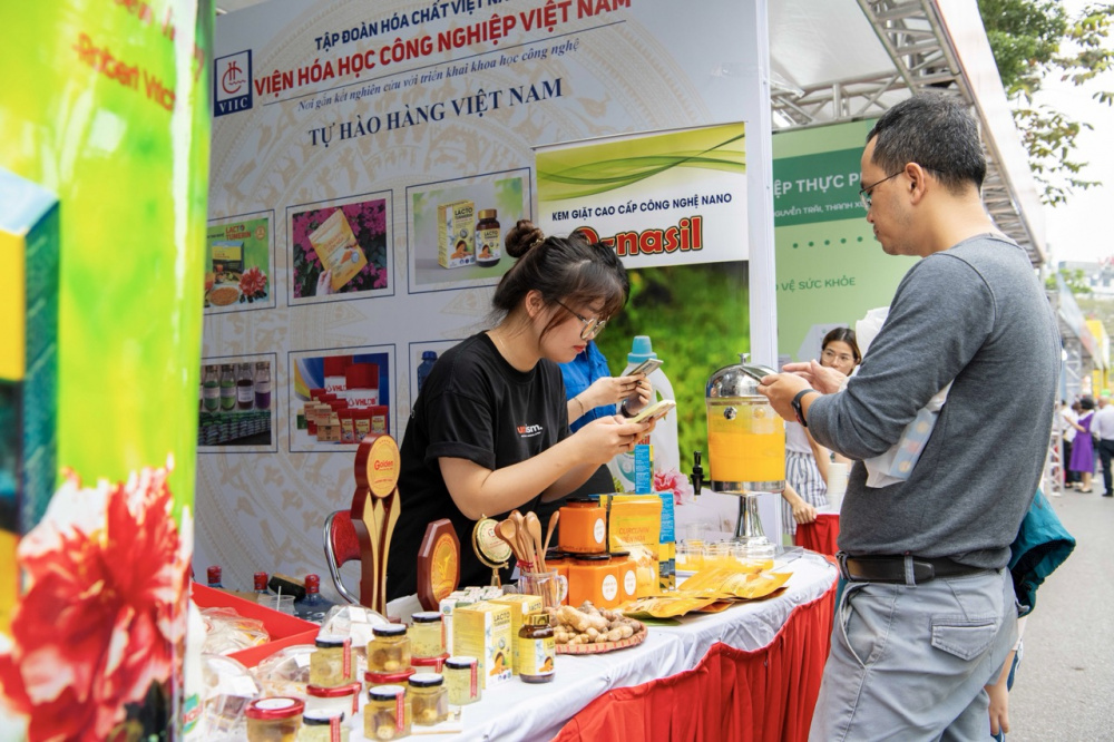 Tinh hoa hàng Việt Nam