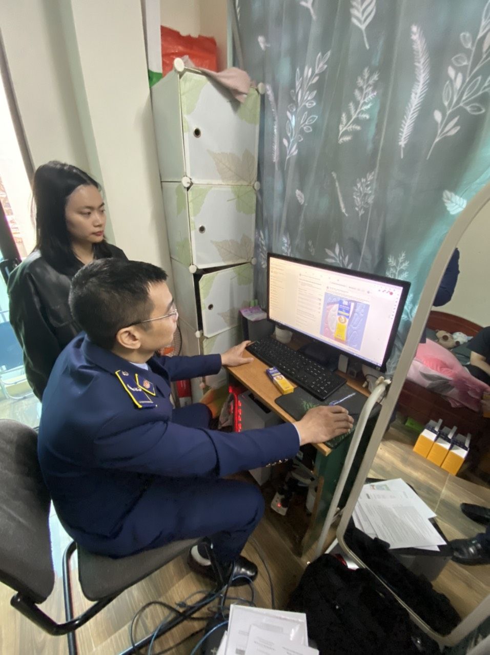 Tạm giữ trên 2.000 tuýp thuốc trị bệnh trĩ MR.DAFLON giả mạo nhãn hiệu