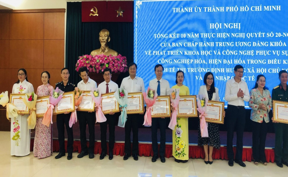 EVNHCMC - bằng khen