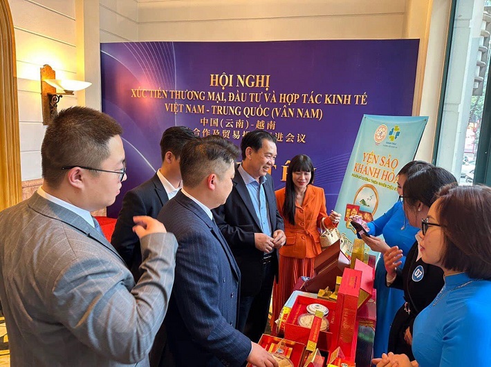Gian hàng trưng bày của Yến sào Khánh Hòa tại Hội nghị