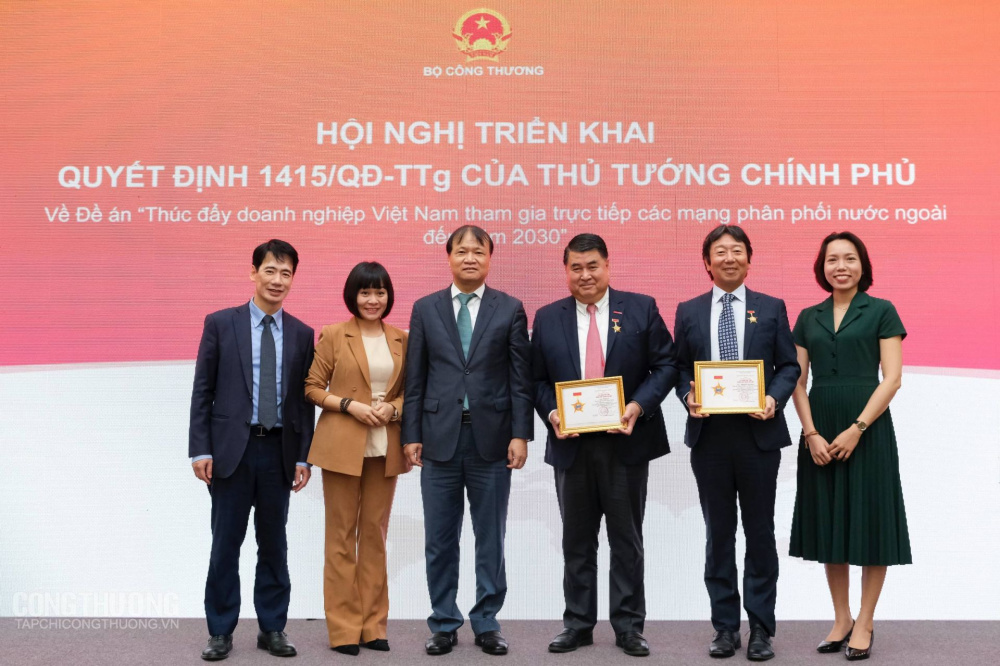 Thúc đẩy Cwincom hiện đang mở tham gia trực tiếp vào các mạng phân phối nước ngoài
