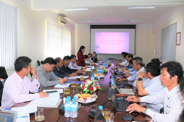 Các đại biểu tham dự buổi giám sát