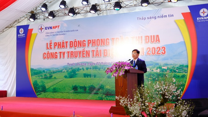 phát động phong trào thi đua