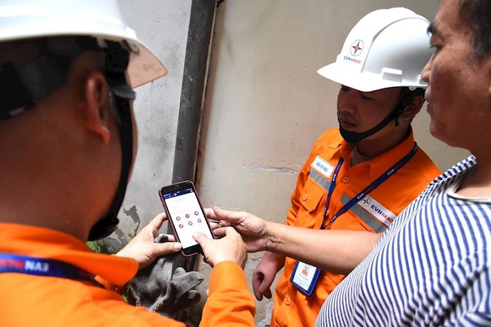 EVNHANOI hướng dẫn khách hàng cách theo dõi lượng điện tiêu thụ qua các ứng dụng của ngành điện Thủ đô
