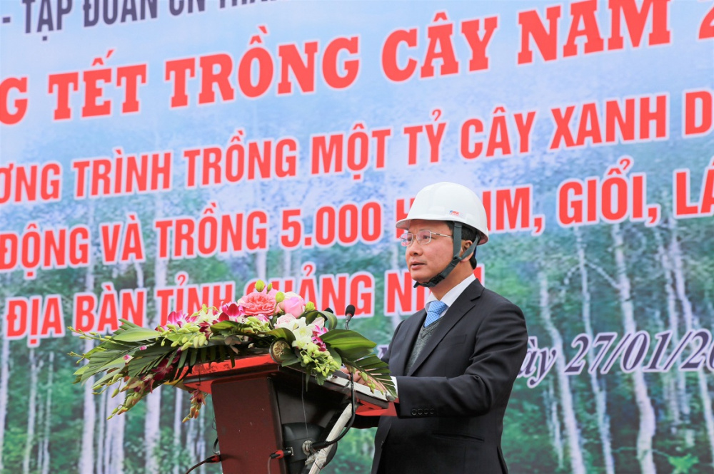 Đồng chí Cao Tường Huy, Quyền Chủ tịch UBND tỉnh phát biểu tại buổi Lễ