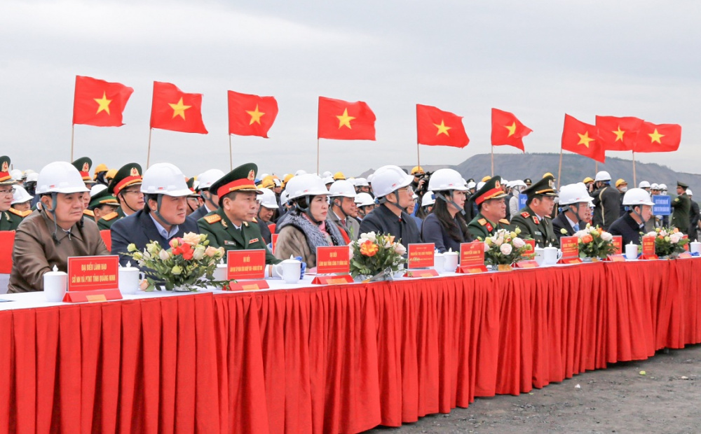 Đồng chí Đại tá Trương Văn Dũng, PTGĐ Tổng công ty tại Lễ phát động