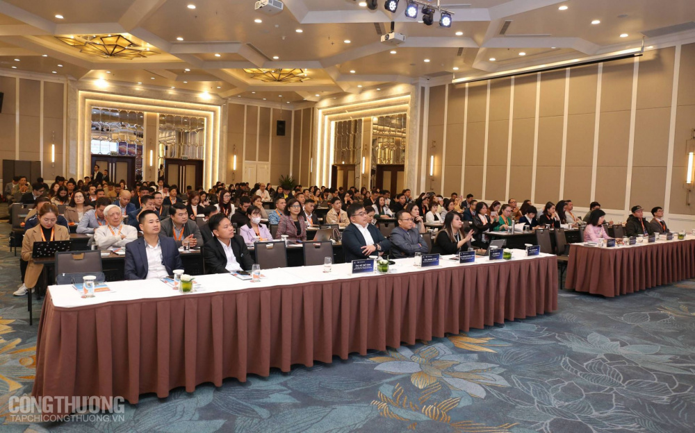 Định hướng chiến lược kinh doanh trên nền tảng số trong thời kỳ VUCA