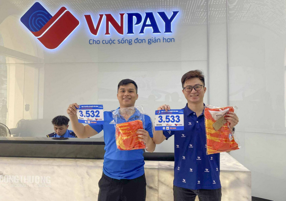 Ngày 9-10/3, Ban tổ chức đã triển khai phát race kit đến tận tay hơn 1.000 vận động viên tham gia Giải chạy, sẵn sàng cho việc gia nhập đường đua vào sáng mai