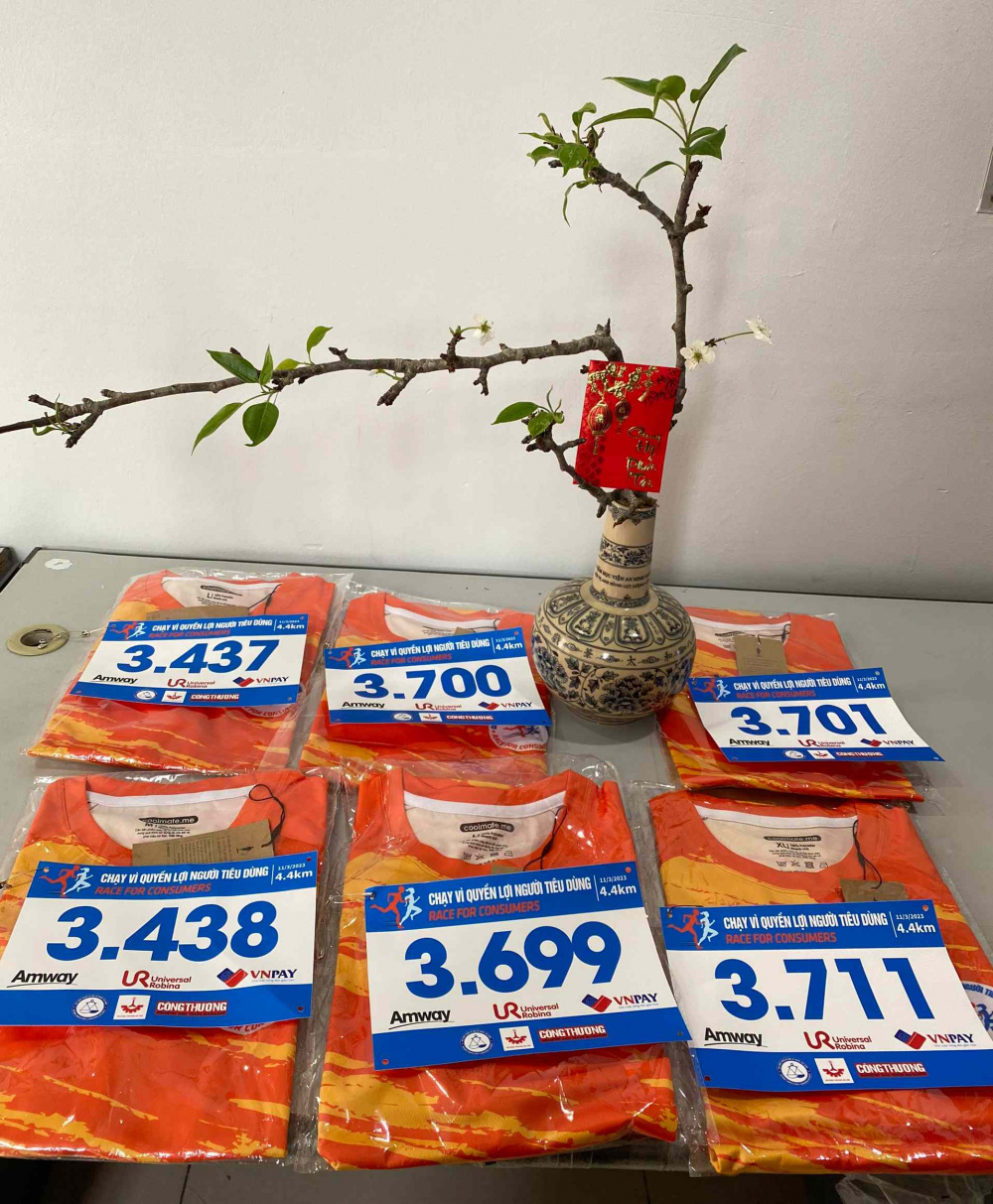 Ngày 9-10/3, Ban tổ chức đã triển khai phát race kit đến tận tay hơn 1.000 vận động viên tham gia Giải chạy, sẵn sàng cho việc gia nhập đường đua vào sáng mai