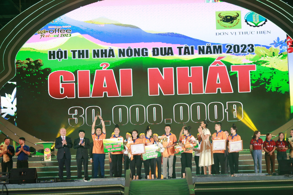 giả nhất nhà nông