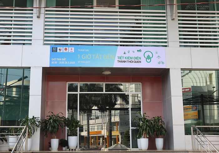 PC Gia Lai treo băng rôn, phướn cổ động chiến dịch Giờ Trái đất 2023