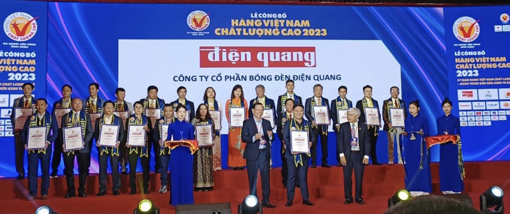 Điện Quang 27 năm liên tục đạt danh hiệu Hàng Việt Nam chất lượng cao