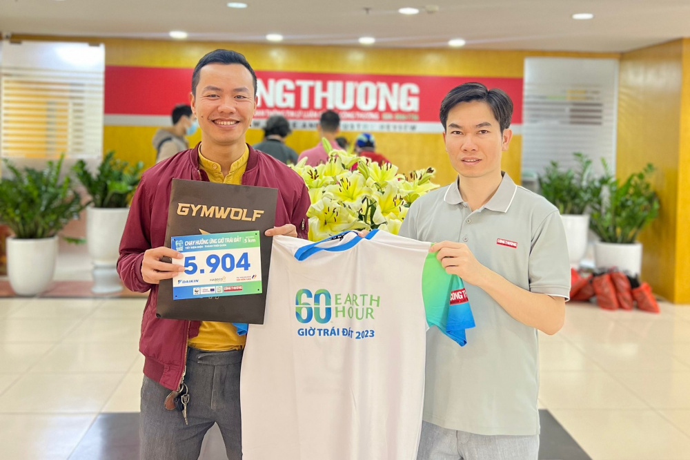 Phát áo Giải chạy hưởng ứng Chiến dịch Giờ Trái đất 2023
