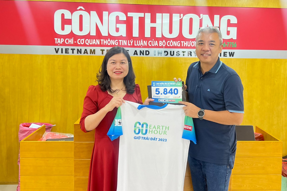 Phát áo Giải chạy hưởng ứng Chiến dịch Giờ Trái đất 2023