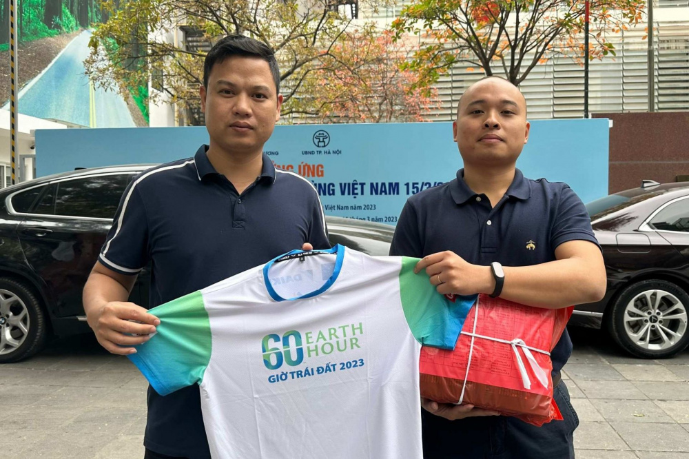 Phát áo Giải chạy hưởng ứng Chiến dịch Giờ Trái đất 2023