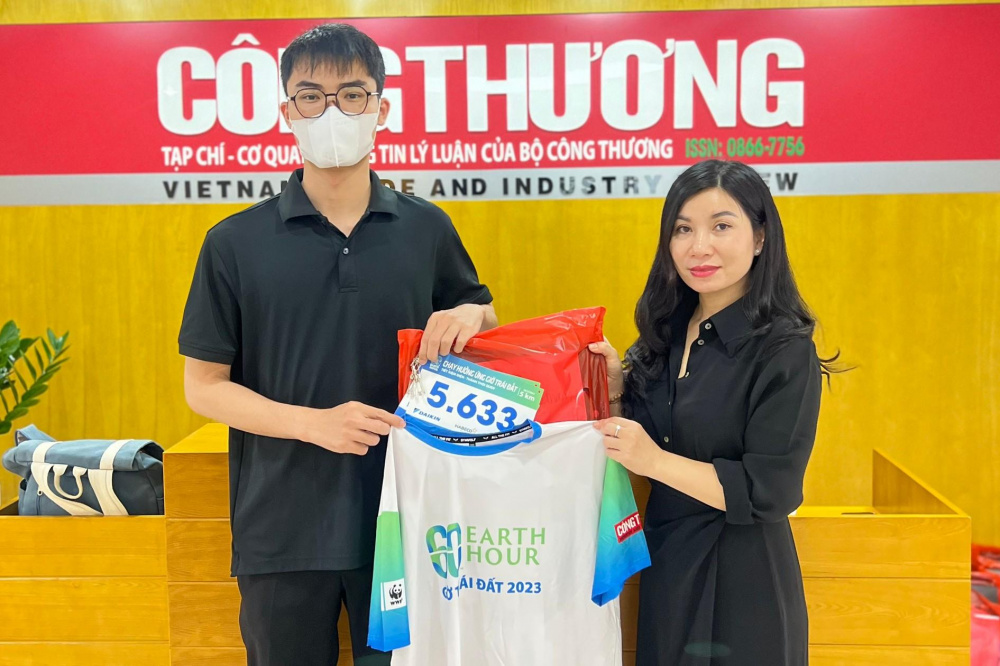 Phát áo Giải chạy hưởng ứng Chiến dịch Giờ Trái đất 2023