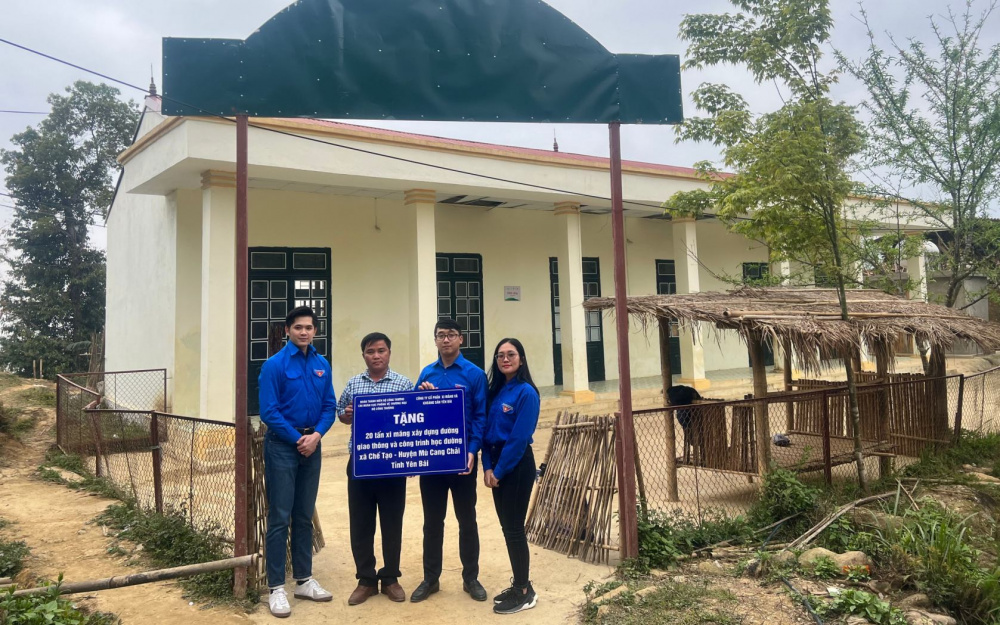 Chương trình tình nguyện mùa xuân: Tiếp bước em đến trường