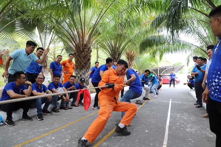 Đoàn viên thanh niên sôi nổi các trò chơi dân gian 
