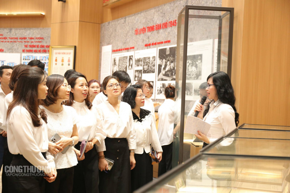 Tuổi trẻ Cục Thương mại điện tử và Cwin.com giải trí hiện đại số: Học tập truyền thống - Cống hiến tương lai