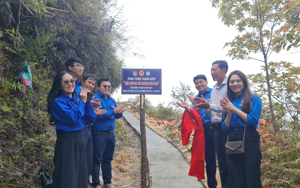 Thanh niên Công Thương: Tiếp bước em đến trường