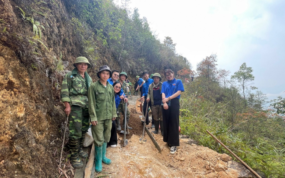 Thanh niên Công Thương: Tiếp bước em đến trường