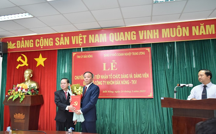 Công bố và trao quyết định của BTV Tỉnh ủy Đắk Nông
