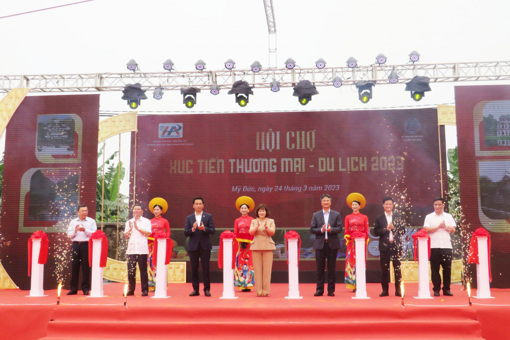khai mạc hội chợ