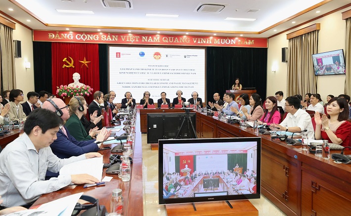 Quang cảnh buổi toạ đàm
