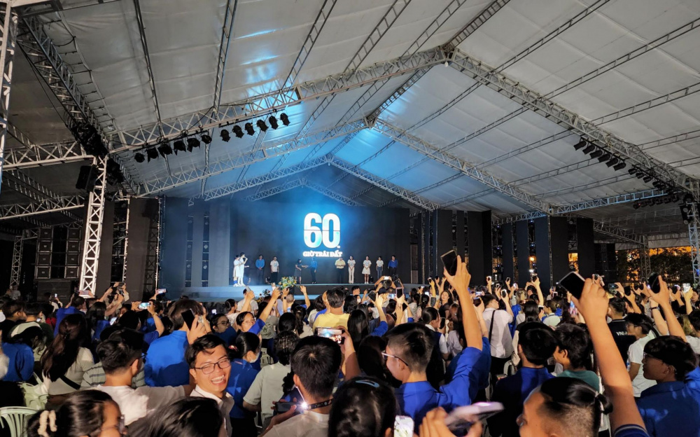EVNHCMC Giờ Trái đất 2