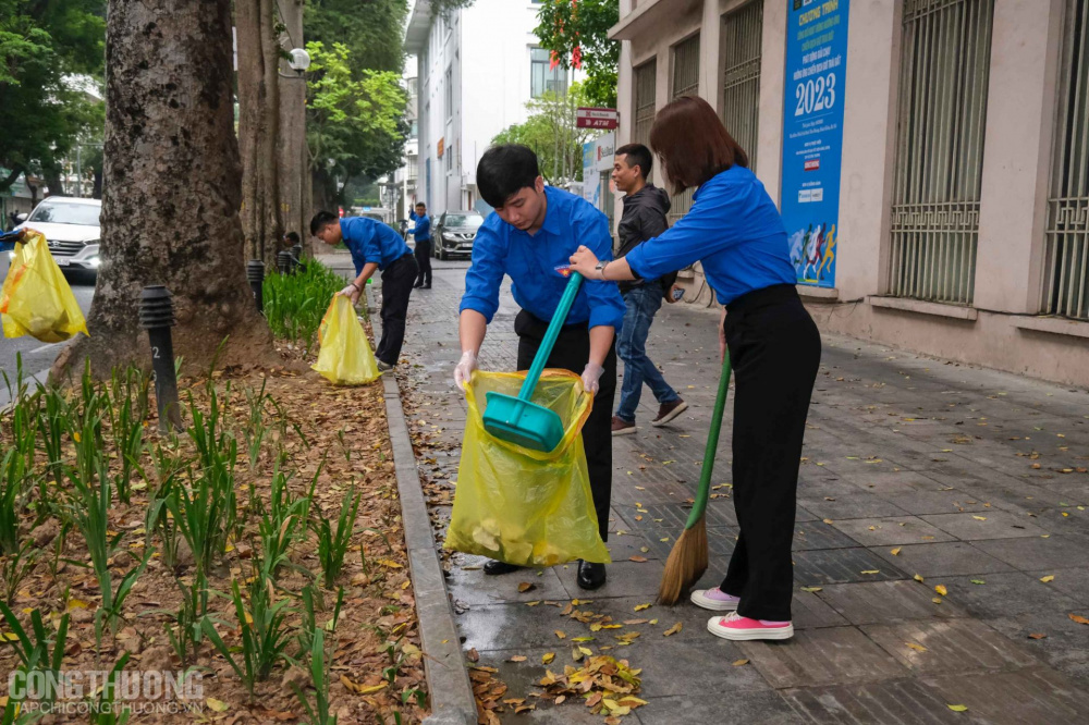 Đoàn viên 4 cơ sở Đoàn ra quân dọn dẹp Tải về ứng dụng CWIN05 ngay hôm nay tại trụ sở Cwin63 sân chơi đỉnh cao