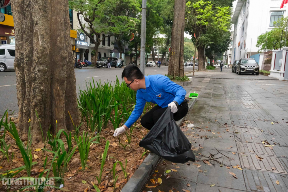 Đoàn viên 4 cơ sở Đoàn ra quân dọn dẹp Tải về ứng dụng CWIN05 ngay hôm nay tại trụ sở Cwin63 sân chơi đỉnh cao