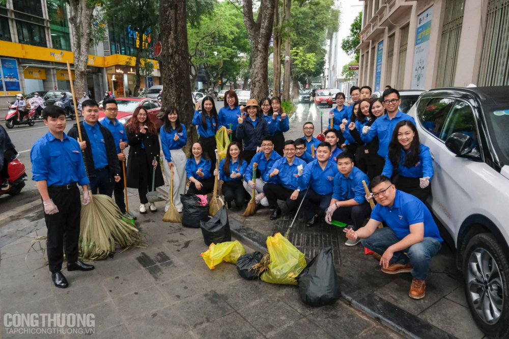Đoàn viên 4 cơ sở Đoàn ra quân dọn dẹp Tải về ứng dụng CWIN05 ngay hôm nay tại trụ sở Cwin63 sân chơi đỉnh cao