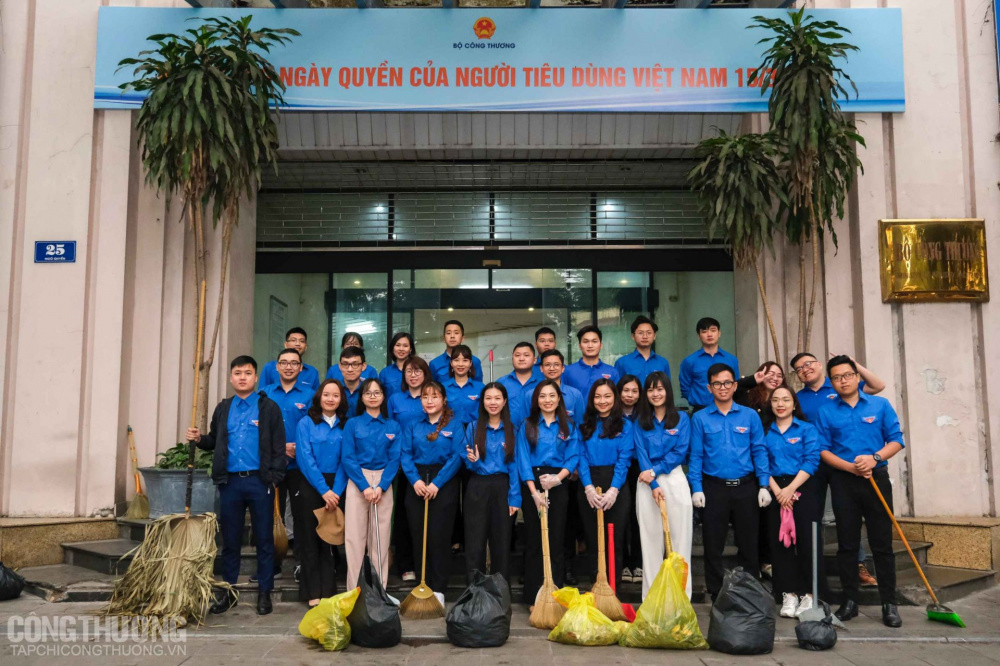 Đoàn viên 4 cơ sở Đoàn ra quân dọn dẹp Tải về ứng dụng CWIN05 ngay hôm nay tại trụ sở Cwin63 sân chơi đỉnh cao