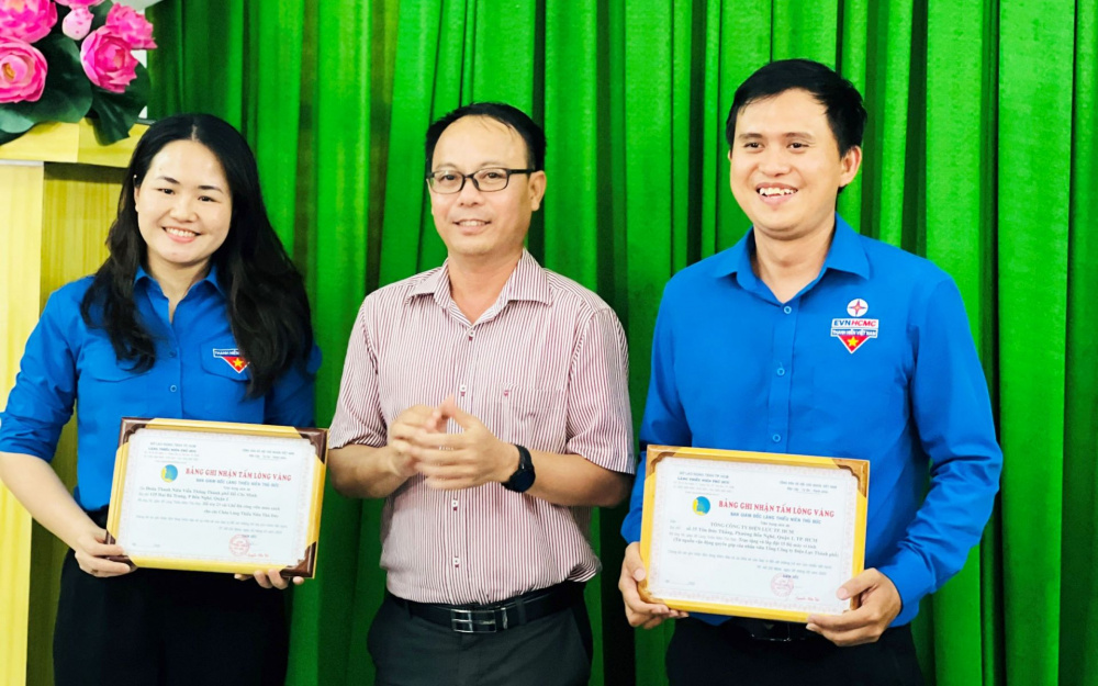 EVNHCMC thắp sáng 3